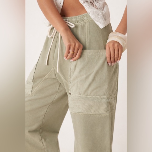 Free People We The Free Sage Green Cargo Pants Boho Utility Wide Leg NWT🌟 - Picture 3 of 4